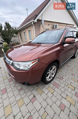 Позашляховик / Кросовер Mitsubishi Outlander 2013 в Дніпрі