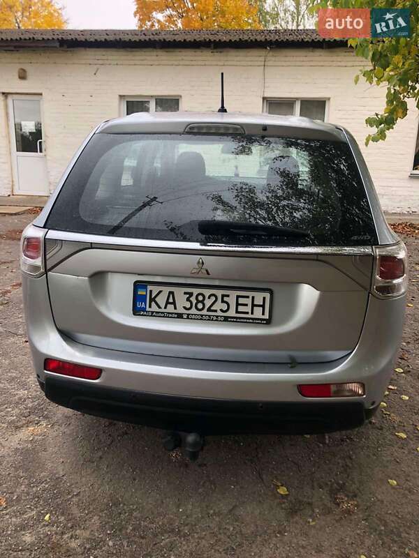 Внедорожник / Кроссовер Mitsubishi Outlander 2013 в Переяславе