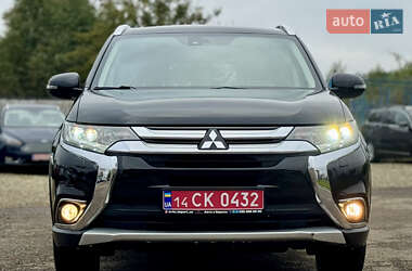 Позашляховик / Кросовер Mitsubishi Outlander 2016 в  фото 8 Позашляховик / Кросовер Mitsubishi Outlander 2016 в