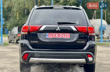 Позашляховик / Кросовер Mitsubishi Outlander 2016 в  фото 21 Позашляховик / Кросовер Mitsubishi Outlander 2016 в