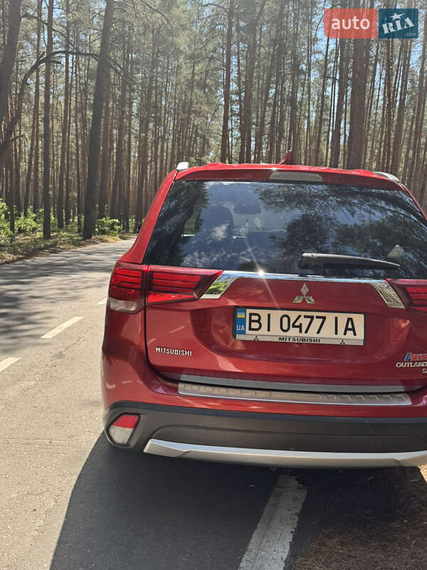 Позашляховик / Кросовер Mitsubishi Outlander 2017 в Полтаві фото 7 Позашляховик / Кросовер Mitsubishi Outlander 2017 в Полтаві