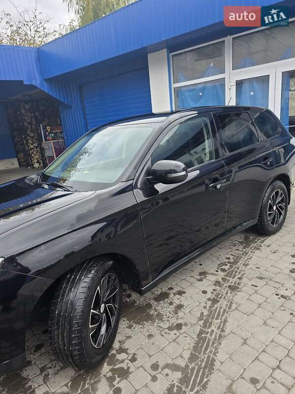 Позашляховик / Кросовер Mitsubishi Outlander 2013 в Кременці фото 5 Позашляховик / Кросовер Mitsubishi Outlander 2013 в Кременці