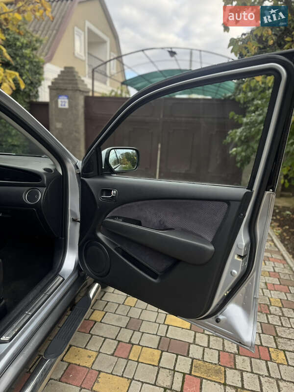 Внедорожник / Кроссовер Mitsubishi Outlander 2003 в Одессе фото 11 Внедорожник / Кроссовер Mitsubishi Outlander 2003 в Одессе