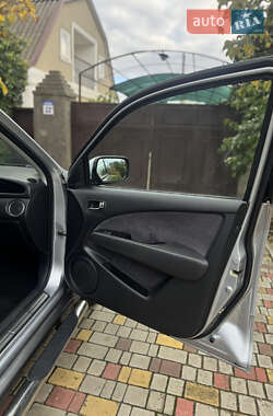 Внедорожник / Кроссовер Mitsubishi Outlander 2003 в  фото 11 Внедорожник / Кроссовер Mitsubishi Outlander 2003 в