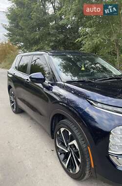 Позашляховик / Кросовер Mitsubishi Outlander 2021 в  фото 5 Позашляховик / Кросовер Mitsubishi Outlander 2021 в