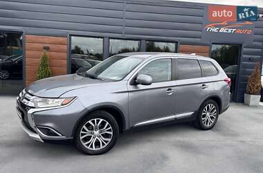 Позашляховик / Кросовер Mitsubishi Outlander 2018 в  фото 8 Позашляховик / Кросовер Mitsubishi Outlander 2018 в