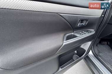 Позашляховик / Кросовер Mitsubishi Outlander 2018 в  фото 27 Позашляховик / Кросовер Mitsubishi Outlander 2018 в