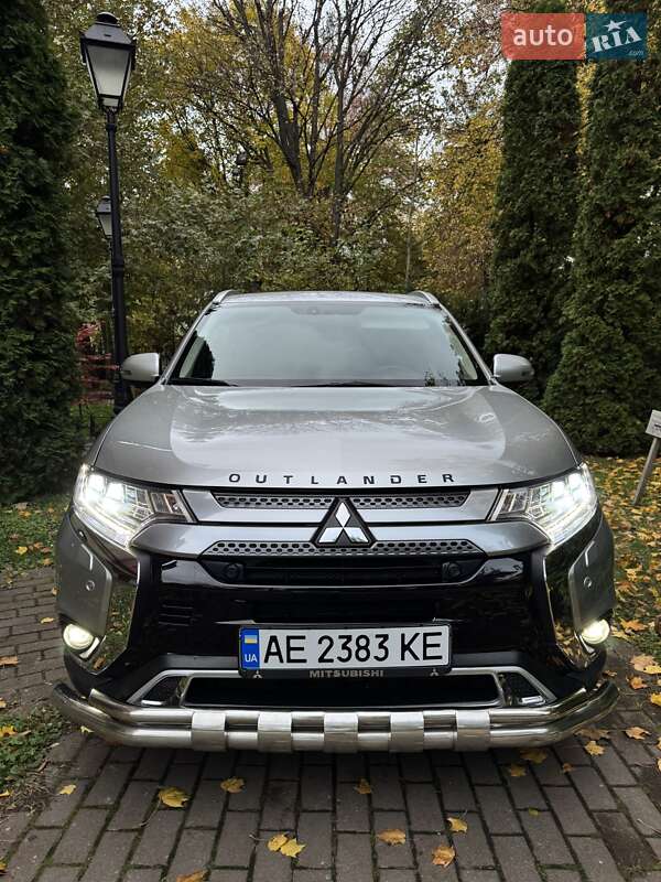 Позашляховик / Кросовер Mitsubishi Outlander 2018 в Києві