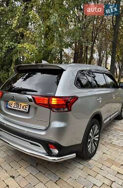 Внедорожник / Кроссовер Mitsubishi Outlander 2018 в 