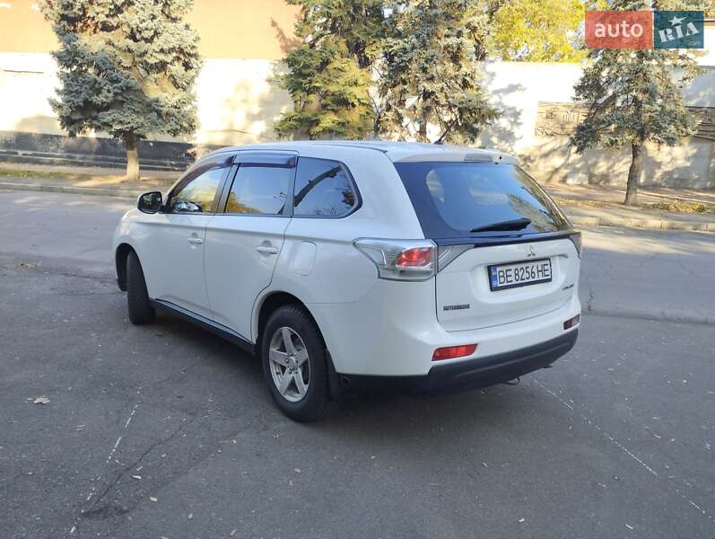 Внедорожник / Кроссовер Mitsubishi Outlander 2012 в Николаеве фото 6 Внедорожник / Кроссовер Mitsubishi Outlander 2012 в Николаеве