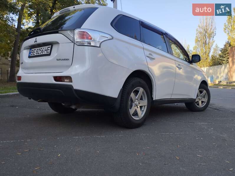 Внедорожник / Кроссовер Mitsubishi Outlander 2012 в Николаеве фото 11 Внедорожник / Кроссовер Mitsubishi Outlander 2012 в Николаеве
