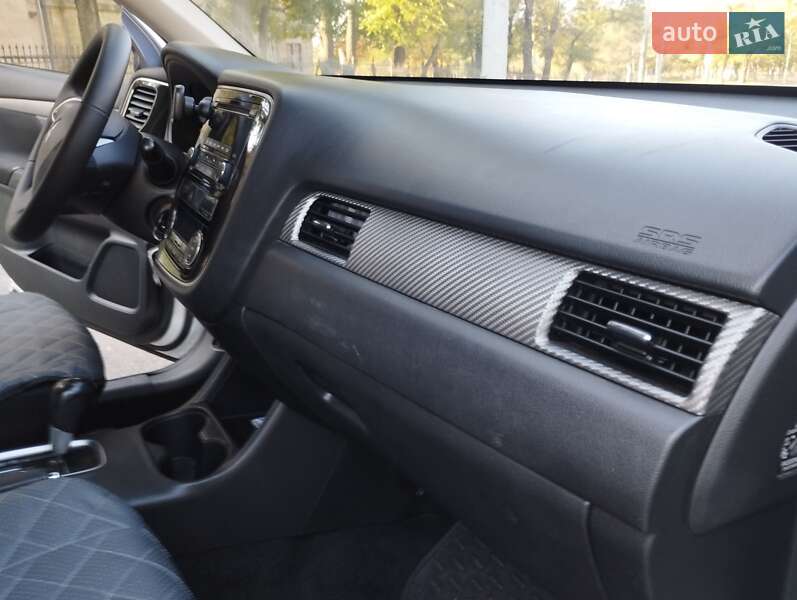 Внедорожник / Кроссовер Mitsubishi Outlander 2012 в Николаеве фото 31 Внедорожник / Кроссовер Mitsubishi Outlander 2012 в Николаеве