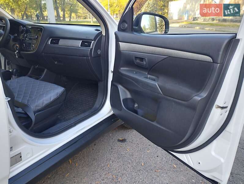 Внедорожник / Кроссовер Mitsubishi Outlander 2012 в Николаеве фото 35 Внедорожник / Кроссовер Mitsubishi Outlander 2012 в Николаеве