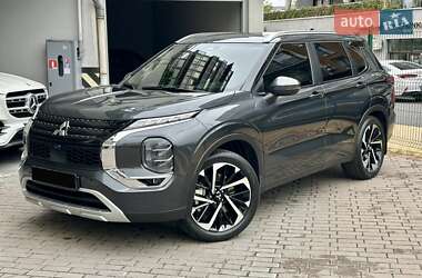 Mitsubishi Outlander 2024