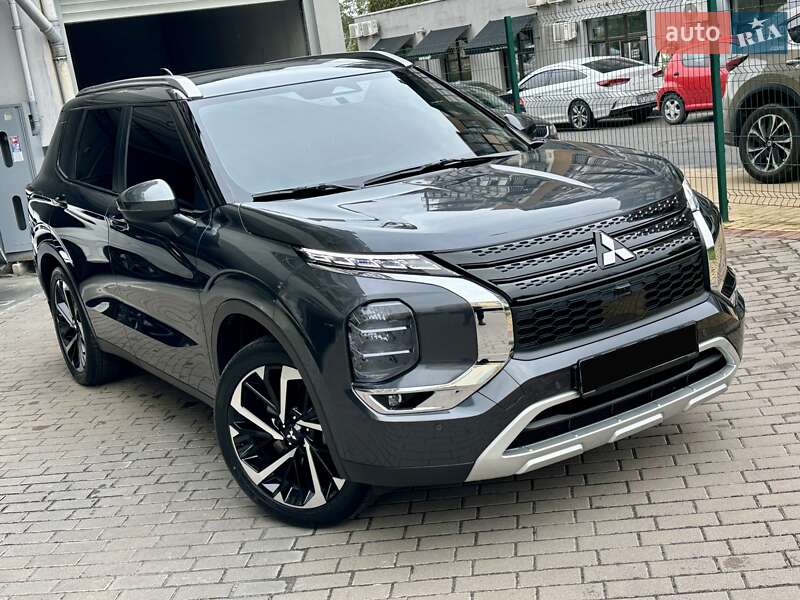 Позашляховик / Кросовер Mitsubishi Outlander 2024 в Києві