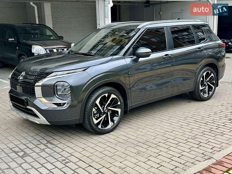 Позашляховик / Кросовер Mitsubishi Outlander 2024 в Києві
