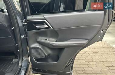 Внедорожник / Кроссовер Mitsubishi Outlander 2024 в 