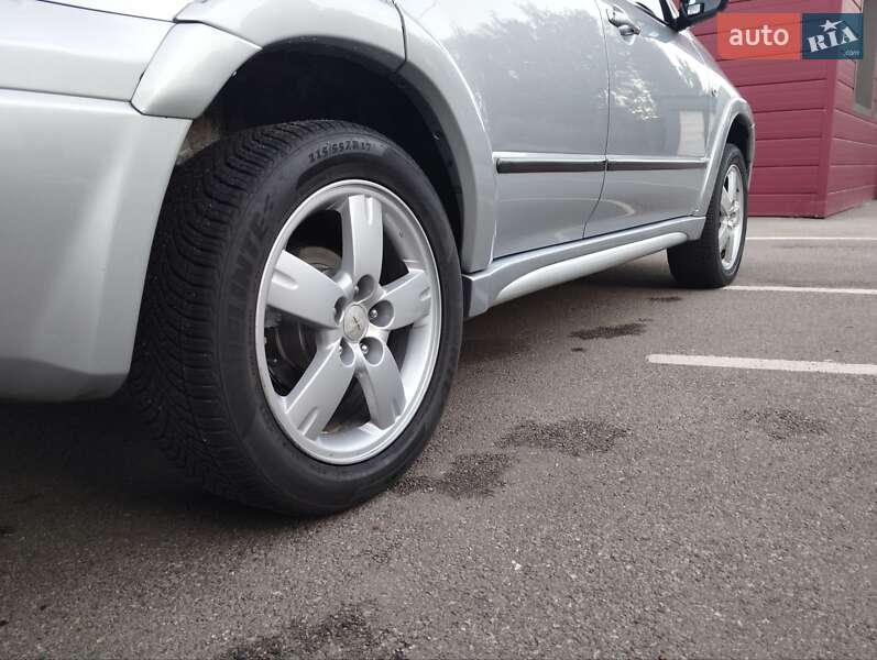 Позашляховик / Кросовер Mitsubishi Outlander 2006 в Харкові