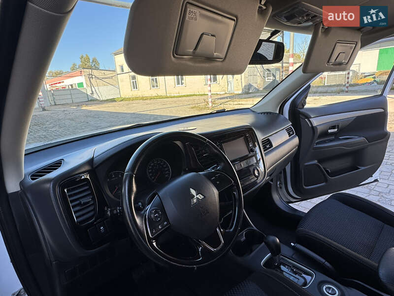 Внедорожник / Кроссовер Mitsubishi Outlander 2016 в Ковеле фото 40 Внедорожник / Кроссовер Mitsubishi Outlander 2016 в Ковеле
