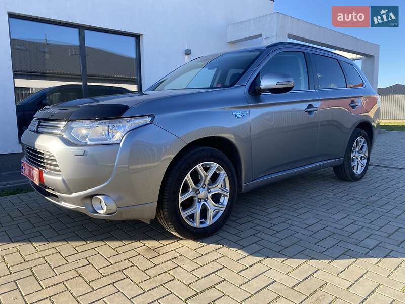 Позашляховик / Кросовер Mitsubishi Outlander 2014 в Луцьку