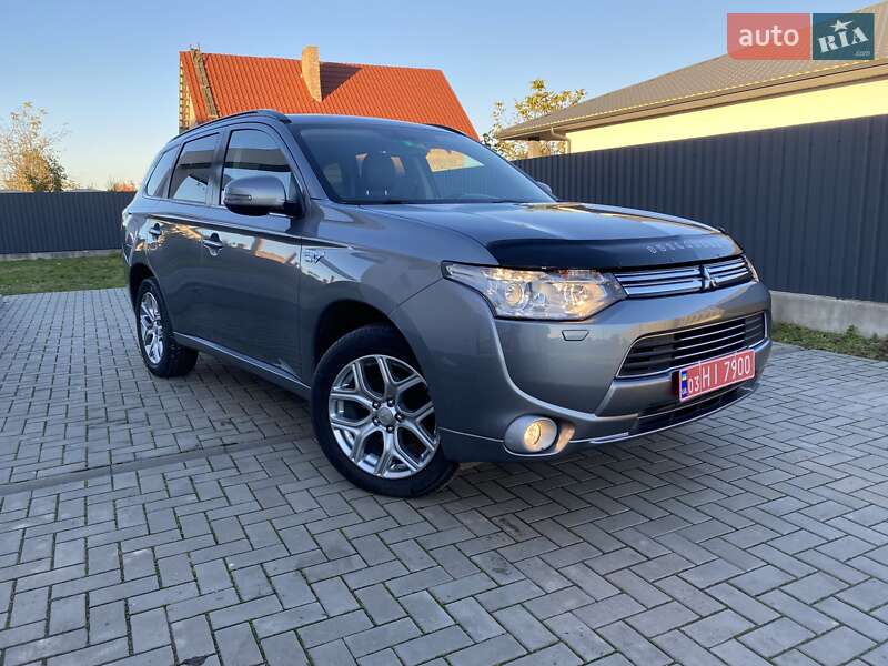 Позашляховик / Кросовер Mitsubishi Outlander 2014 в Луцьку
