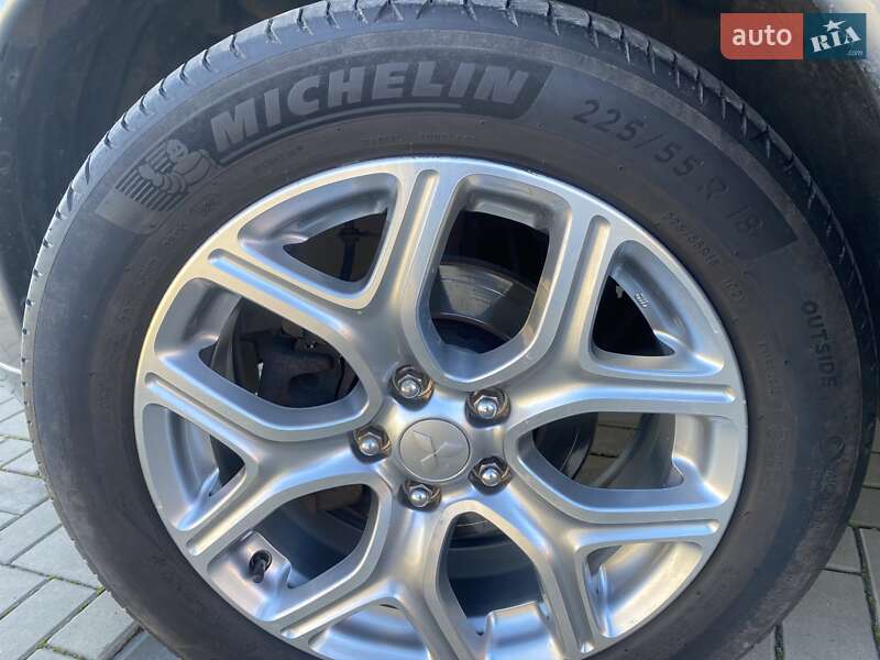 Позашляховик / Кросовер Mitsubishi Outlander 2014 в Луцьку