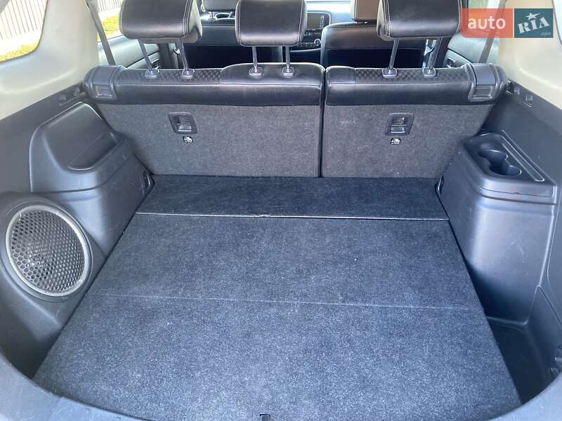 Позашляховик / Кросовер Mitsubishi Outlander 2014 в Луцьку