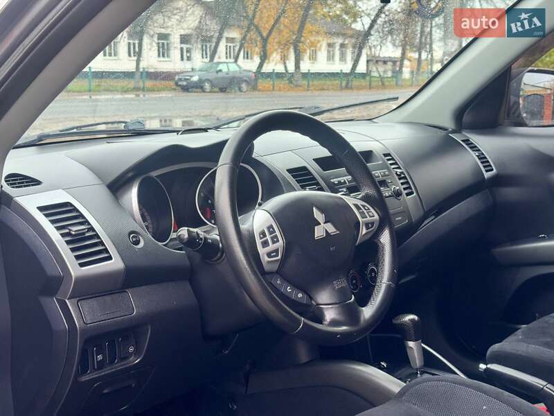 Позашляховик / Кросовер Mitsubishi Outlander 2008 в Охтирці