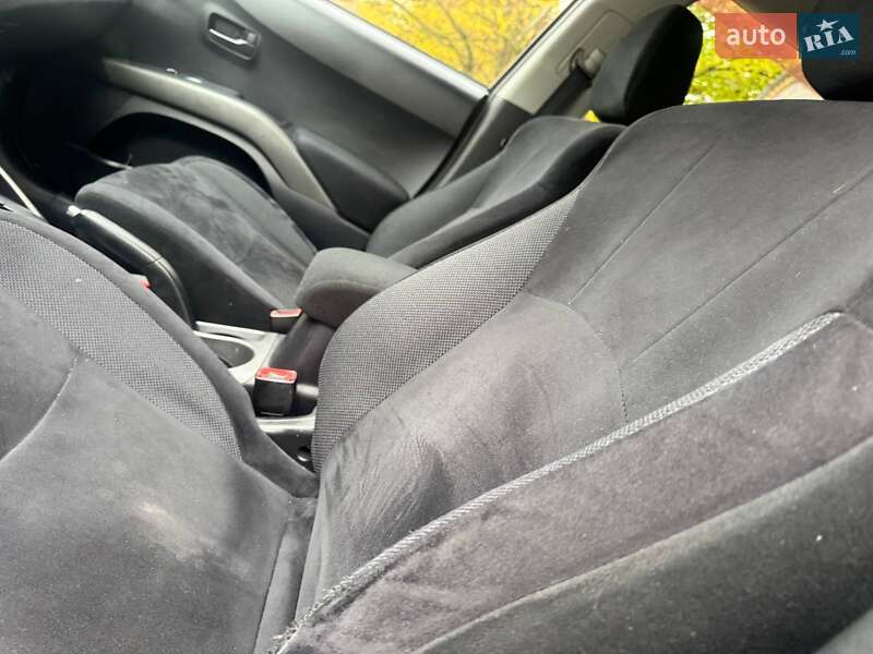 Позашляховик / Кросовер Mitsubishi Outlander 2008 в Охтирці