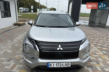Позашляховик / Кросовер Mitsubishi Outlander 2021 в  фото 12 Позашляховик / Кросовер Mitsubishi Outlander 2021 в