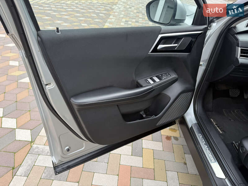 Внедорожник / Кроссовер Mitsubishi Outlander 2021 в Броварах фото 21 Внедорожник / Кроссовер Mitsubishi Outlander 2021 в Броварах