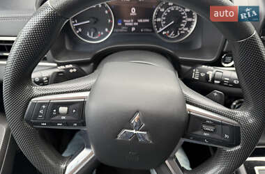 Позашляховик / Кросовер Mitsubishi Outlander 2021 в  фото 52 Позашляховик / Кросовер Mitsubishi Outlander 2021 в