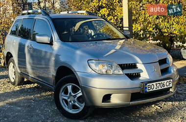 Позашляховик / Кросовер Mitsubishi Outlander 2006 в  фото 3 Позашляховик / Кросовер Mitsubishi Outlander 2006 в