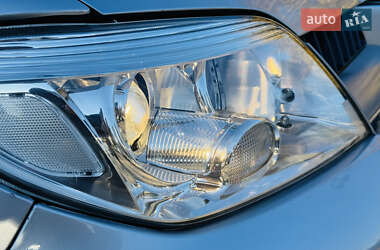 Позашляховик / Кросовер Mitsubishi Outlander 2006 в  фото 6 Позашляховик / Кросовер Mitsubishi Outlander 2006 в