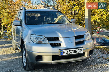 Позашляховик / Кросовер Mitsubishi Outlander 2006 в  фото 11 Позашляховик / Кросовер Mitsubishi Outlander 2006 в