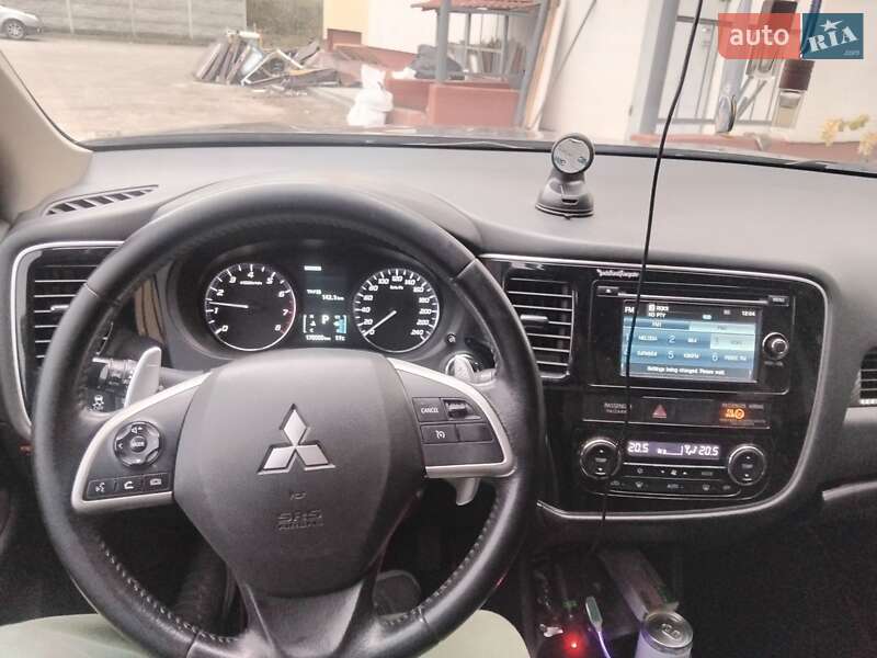Внедорожник / Кроссовер Mitsubishi Outlander 2013 в Киеве фото 9 Внедорожник / Кроссовер Mitsubishi Outlander 2013 в Киеве