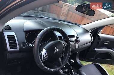 Позашляховик / Кросовер Mitsubishi Outlander 2009 в 