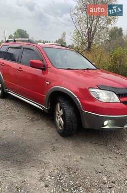 Позашляховик / Кросовер Mitsubishi Outlander 2006 в  фото 5 Позашляховик / Кросовер Mitsubishi Outlander 2006 в