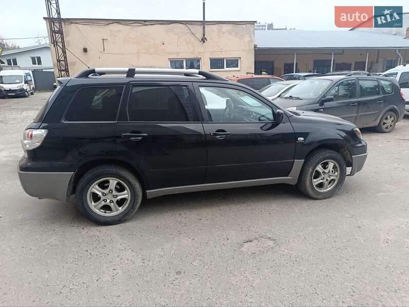 Внедорожник / Кроссовер Mitsubishi Outlander 2003 в Львове