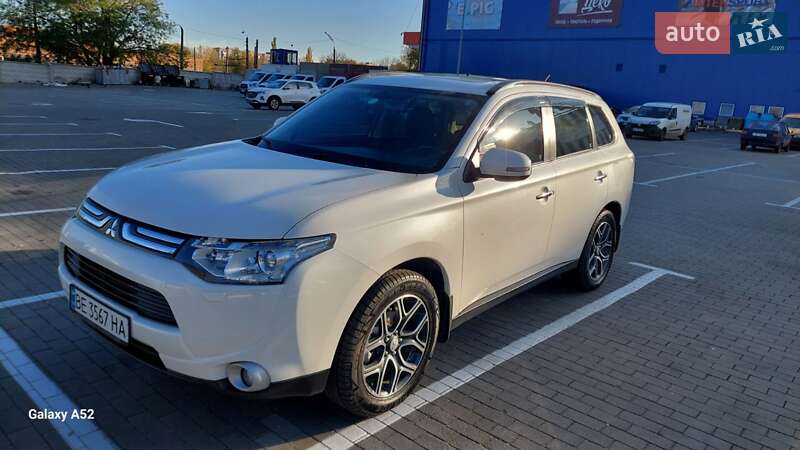 Позашляховик / Кросовер Mitsubishi Outlander 2013 в Миколаєві фото 3 Позашляховик / Кросовер Mitsubishi Outlander 2013 в Миколаєві