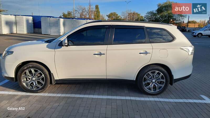 Позашляховик / Кросовер Mitsubishi Outlander 2013 в Миколаєві фото 8 Позашляховик / Кросовер Mitsubishi Outlander 2013 в Миколаєві