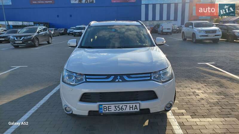 Позашляховик / Кросовер Mitsubishi Outlander 2013 в Миколаєві фото 17 Позашляховик / Кросовер Mitsubishi Outlander 2013 в Миколаєві