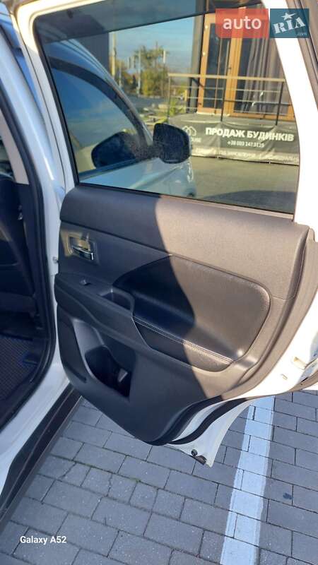 Позашляховик / Кросовер Mitsubishi Outlander 2013 в Миколаєві фото 34 Позашляховик / Кросовер Mitsubishi Outlander 2013 в Миколаєві