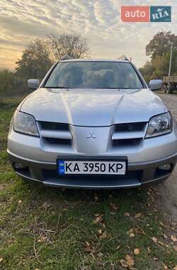 Внедорожник / Кроссовер Mitsubishi Outlander 2006 в 