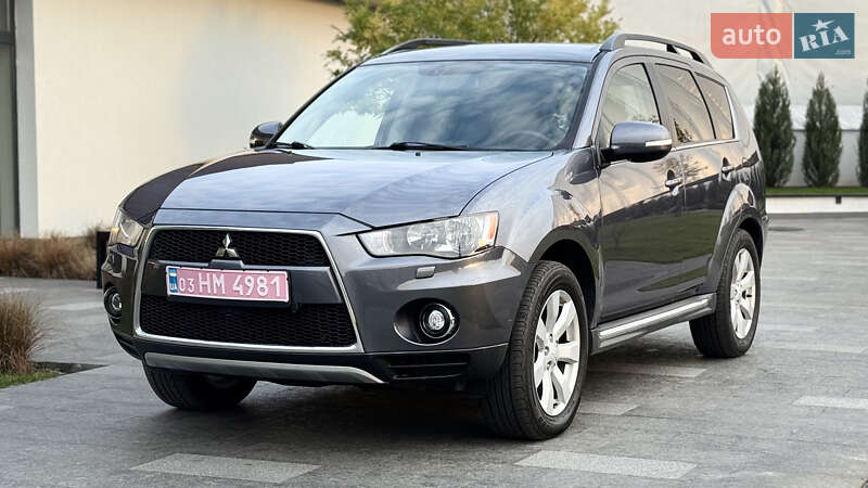 Внедорожник / Кроссовер Mitsubishi Outlander 2011 в Ровно
