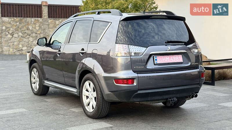 Внедорожник / Кроссовер Mitsubishi Outlander 2011 в Ровно
