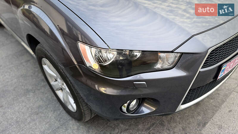 Внедорожник / Кроссовер Mitsubishi Outlander 2011 в Ровно