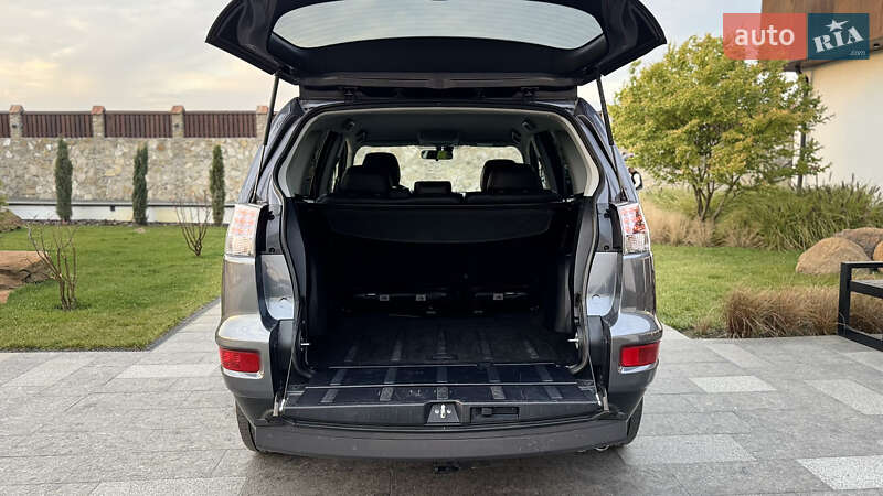 Внедорожник / Кроссовер Mitsubishi Outlander 2011 в Ровно