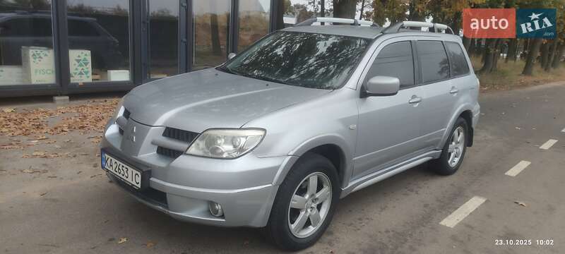 Внедорожник / Кроссовер Mitsubishi Outlander 2007 в 