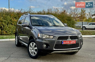 Внедорожник / Кроссовер Mitsubishi Outlander 2010 в 